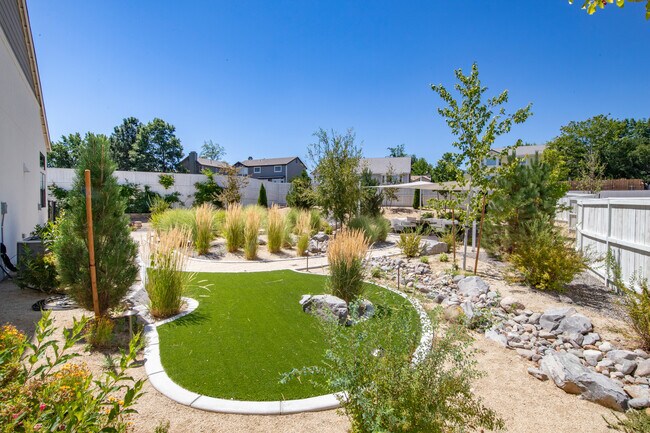 Building Photo - 724 W Pleasant Oak Trl