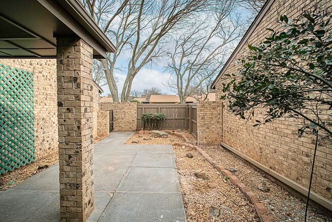 Building Photo - 2824 Mill Valley Dr