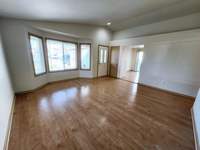 Building Photo - 9704 Welsh Dr