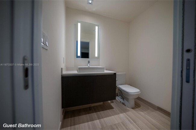 Building Photo - 1451 Brickell Ave