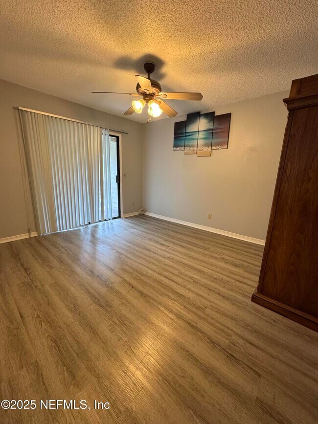 Building Photo - 1616 Mardis Pl W