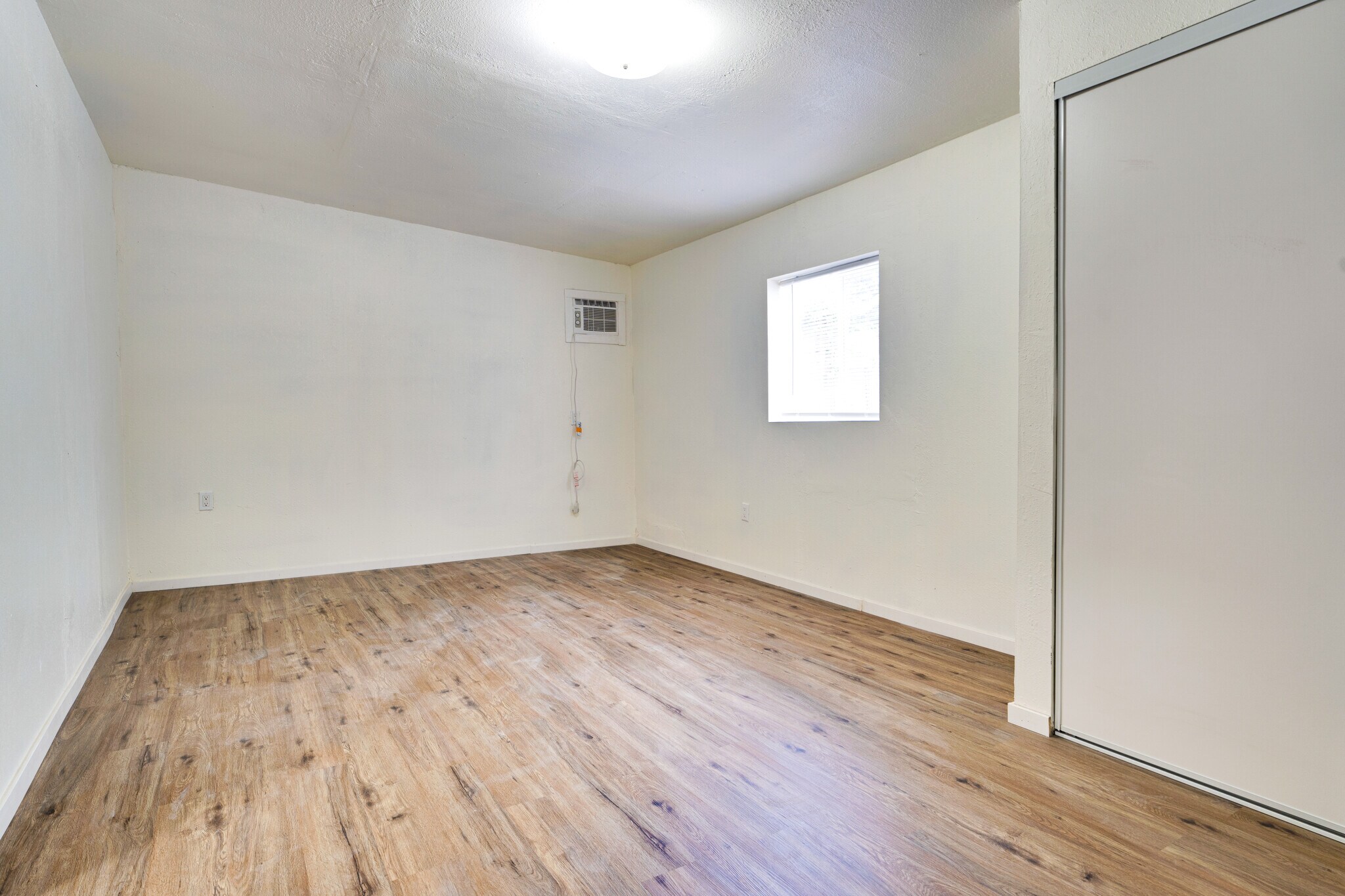 Master Bedroom - 2919 SE 90th Pl