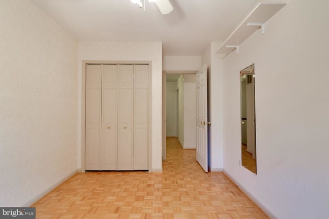 Building Photo - 7608 Southern Oak Dr