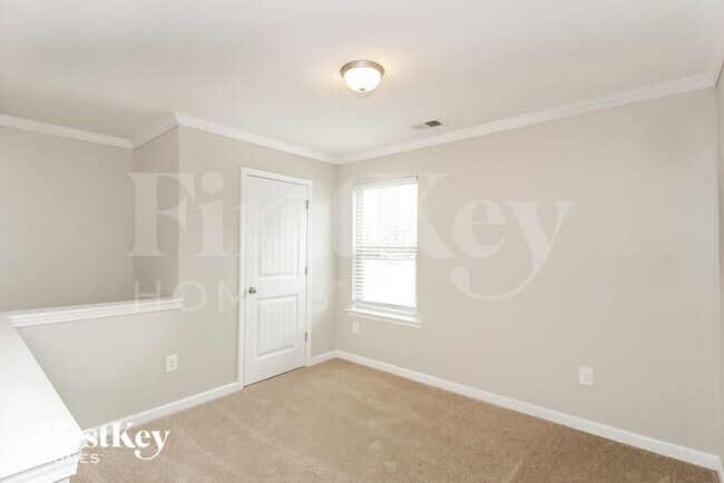 Building Photo - 38 Foothills Pkwy NE