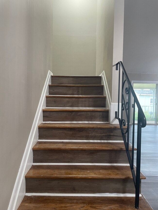 Building Photo - 16222 Howe Rd