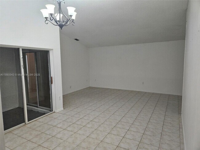 Building Photo - 32 Gables Blvd