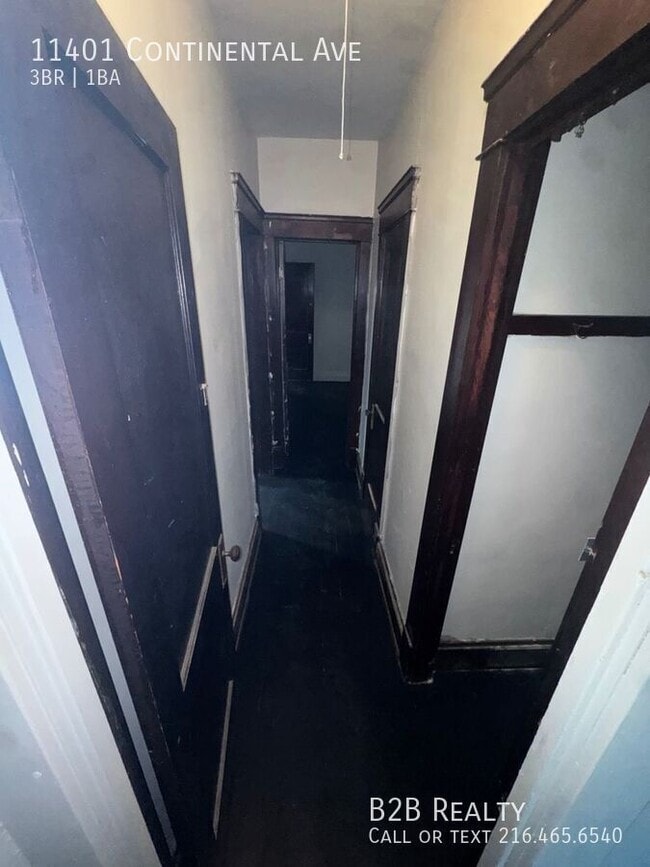 Building Photo - 11401 Continental Ave