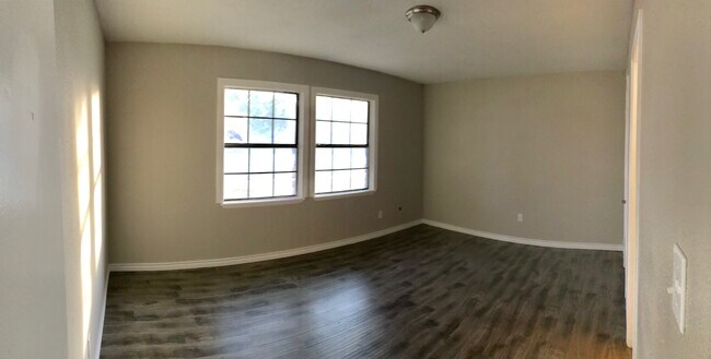 Building Photo - 670 W Warrior Trail