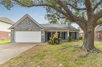 Building Photo - 14622 Bladenboro Dr