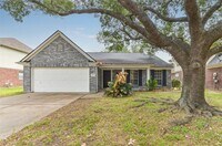 Building Photo - 14622 Bladenboro Dr
