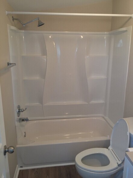 Building Photo - 303 Castin Ln