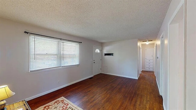 Building Photo - 609 Chase St