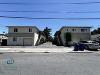 Building Photo - $1995 - Cozy 1/1 located near the Rose Garden