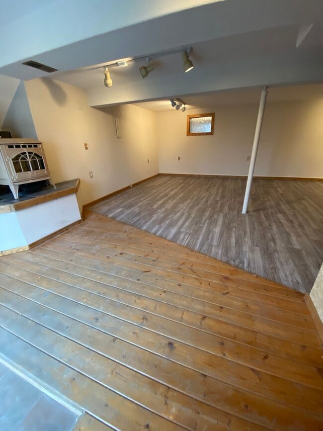 Building Photo - For Rent - Available May 2026