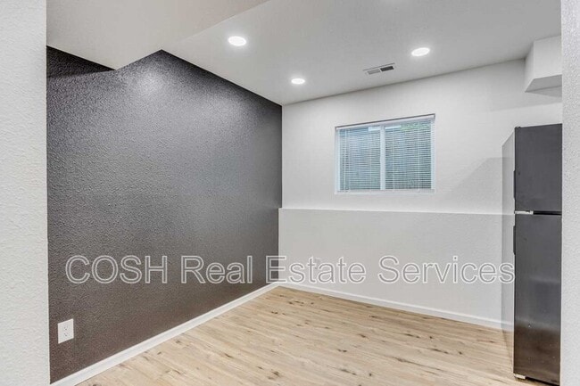Building Photo - 307 S Seneca St