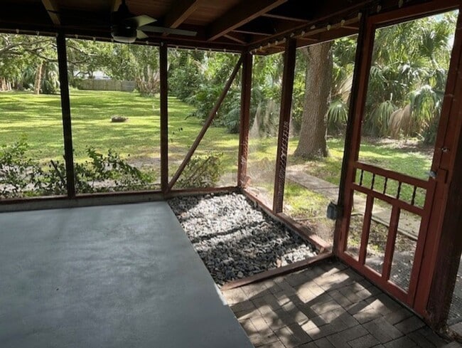Building Photo - Beautifully landscaped 2/1/1 Jungle Prada ...