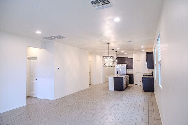 Building Photo - 10741 W Harrigan Dr