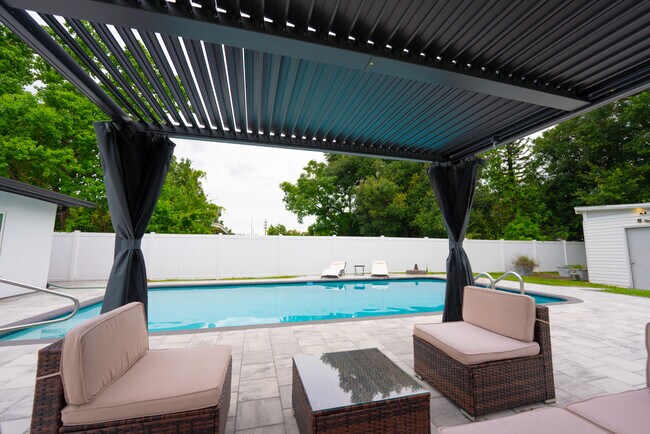 Building Photo - 2627 Ambergate Rd