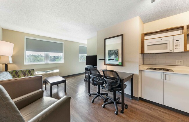 Building Photo - Furnished Studio-Miami - Airport - Doral -...