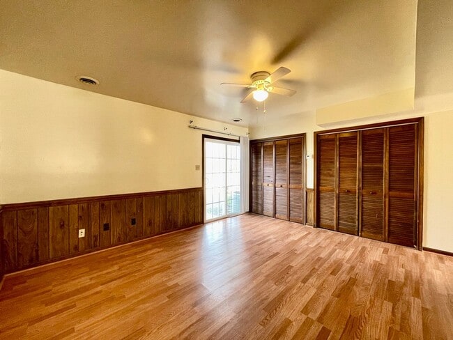 Building Photo - 1619 Autumn Dr