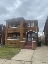 Building Photo - Huge 3 bedroom Accepting Section 8- NO DEPOSIT