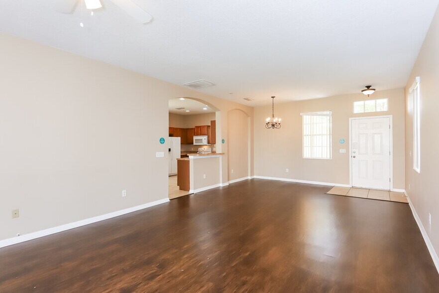 Building Photo - 10330 Avelar Ridge Dr