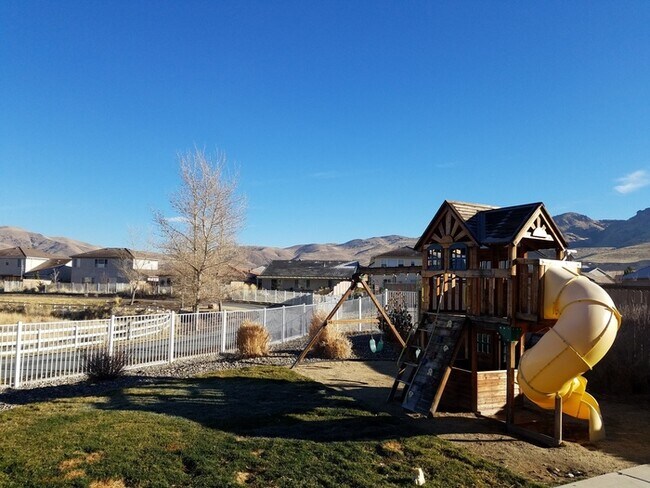 Building Photo - Spacious Single-Story Gem with 4 bedroom, 2 bathroom Near Damonte Ranch!