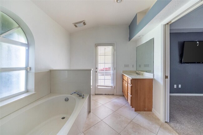 Building Photo - 7205 Hibiscus Rd