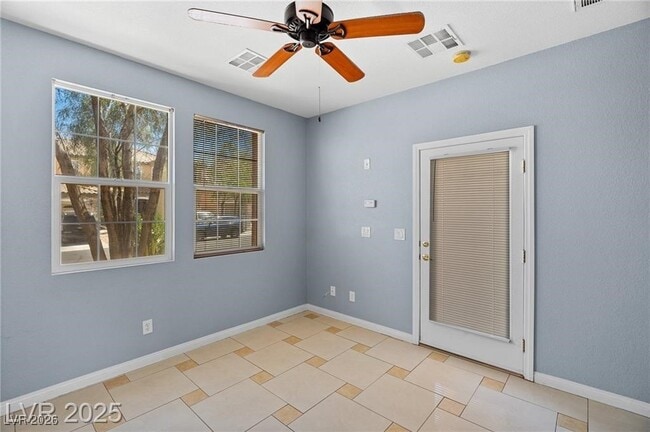 Building Photo - 10281 Wolves Den Ln