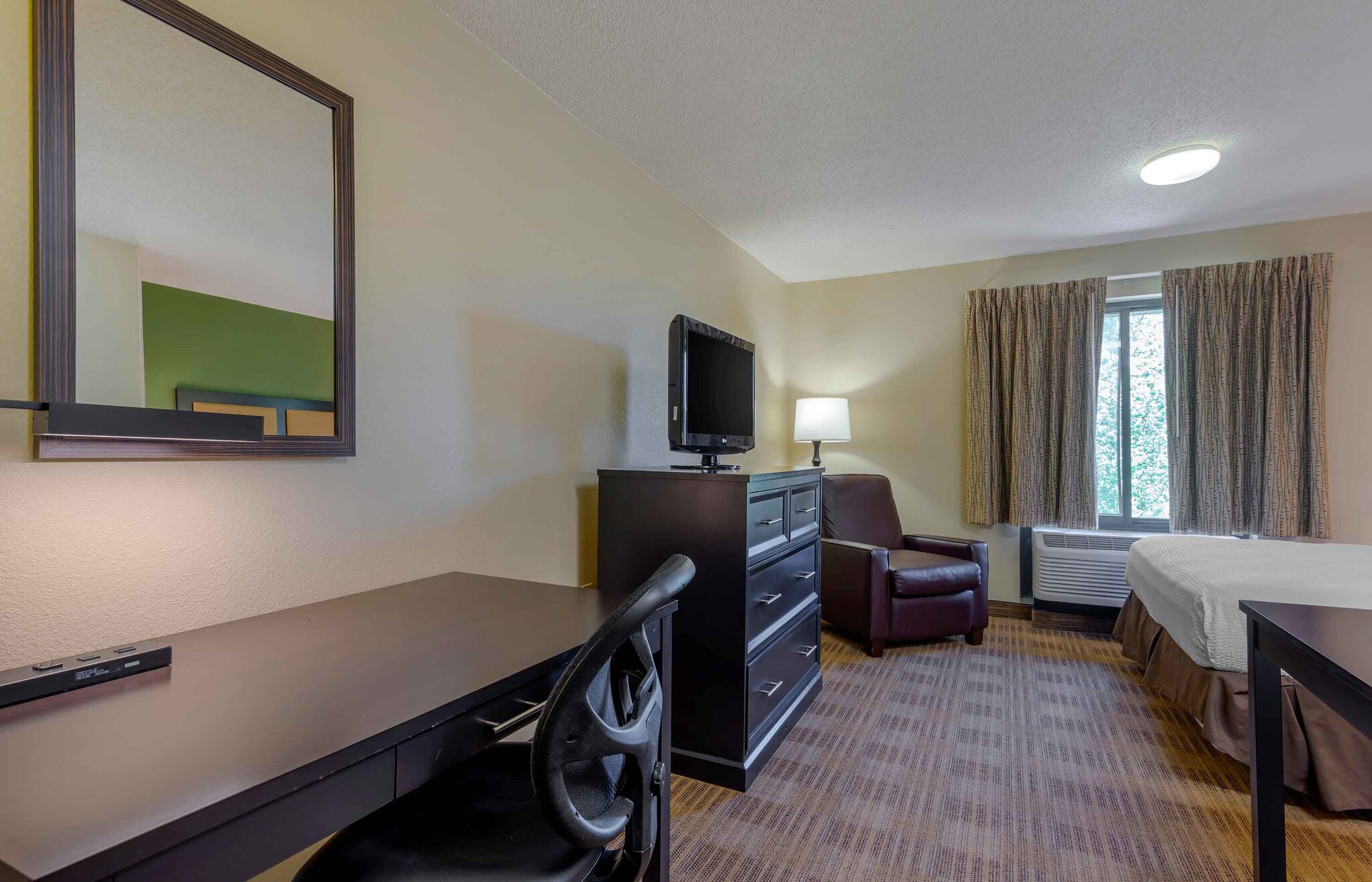 Building Photo - Furnished Studio-Atlanta - Vinings