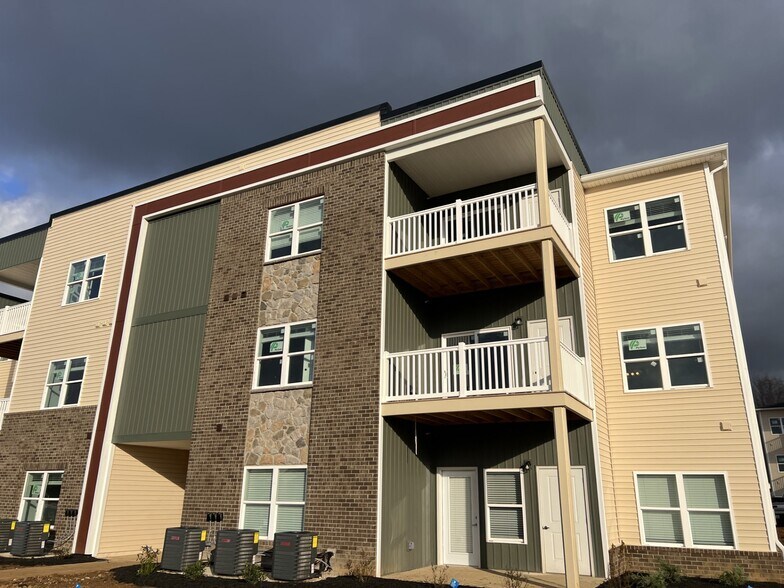 Belmond Flats 6106 S Watterson Trl Louisville KY 40291 Apartment Finder