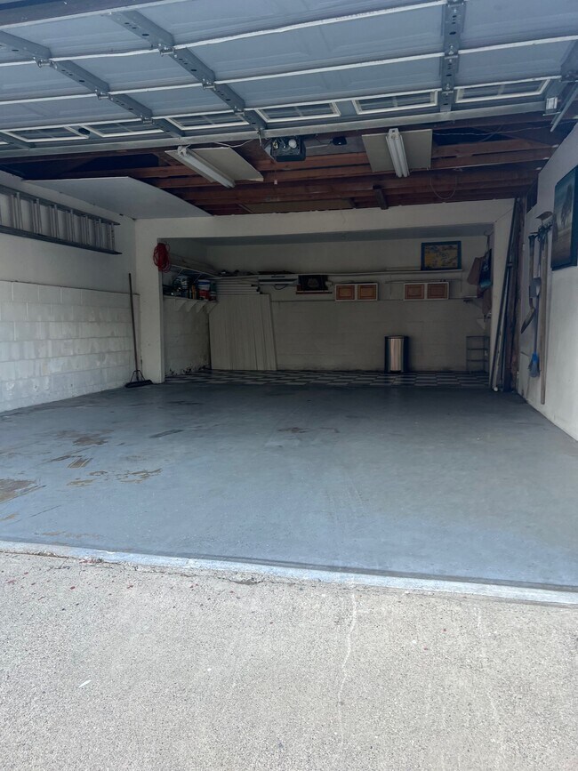 Building Photo - 5177 O Sullivan Dr