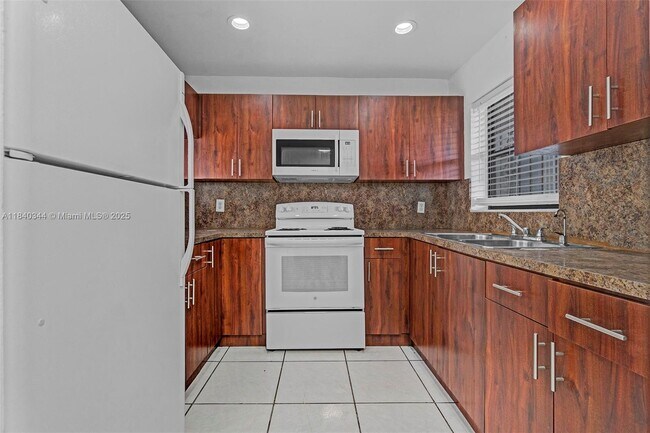 Building Photo - 6215 W 24th Ave