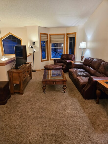 Building Photo - 9423 Alamo Ct NE