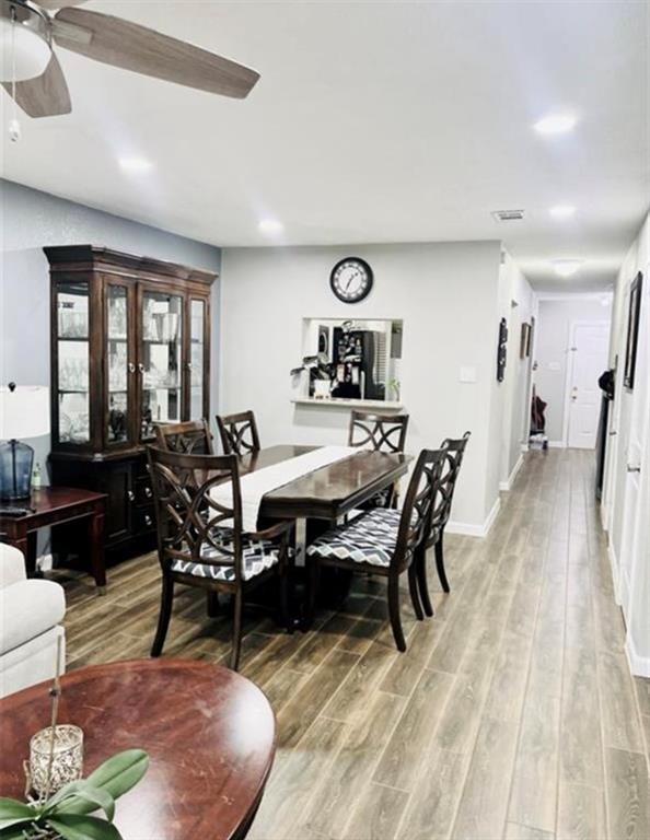 Building Photo - 2112 Greenbriar Colony Dr