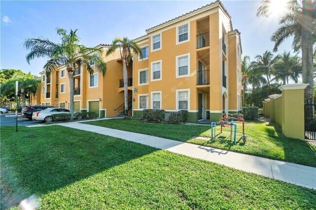 Building Photo - 3 bedroom in Miramar FL 33025