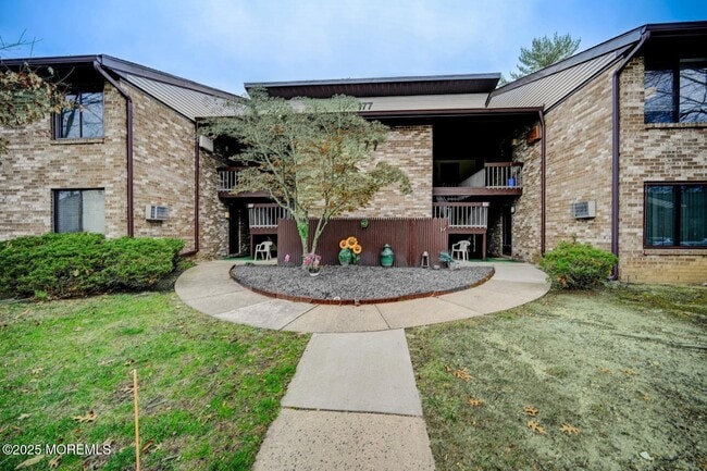 Building Photo - 177 Amberly Dr