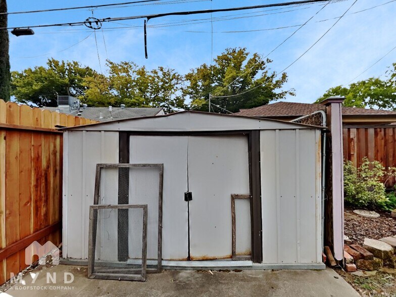 Building Photo - 5820 12th Ave