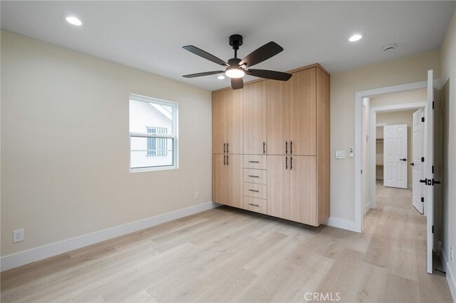 Building Photo - 745 W 106th St