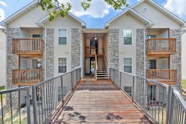 Building Photo - Beautifully Furnished with Modern Furnishings 2 bedroom 2 bath condo/apartment Branson, MO