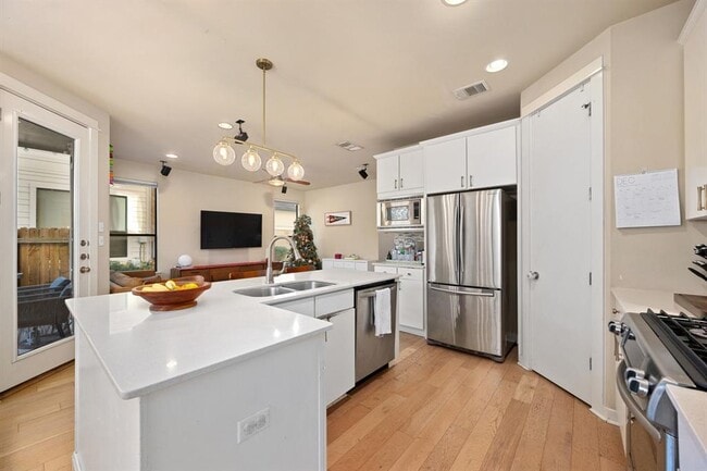 Building Photo - 2819 Corbin Ln