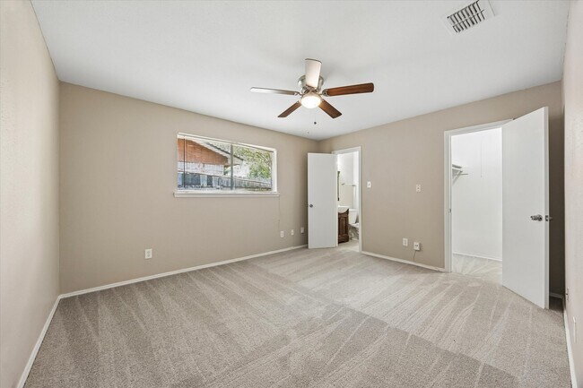 Building Photo - 15110 Buxley St