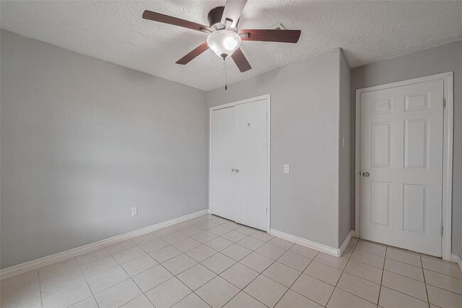 Building Photo - 22114 Calderbrook Dr