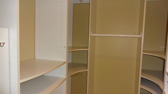 Building Photo - 1144 Delaney Ave