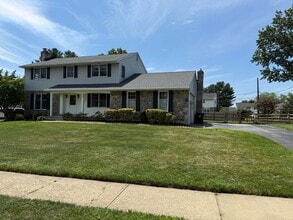 Building Photo - North Wilmington - 4 bedroom, 2.5 bath home in Chalfonte