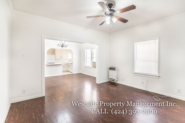 Building Photo - 1437 1/2 N. Las Palmas Ave.-