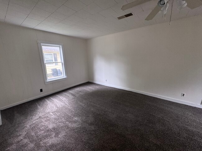 Building Photo - 837 S Belmont Ave