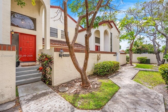 Building Photo - 327 Ives Dairy Rd