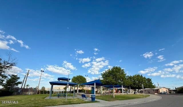 Building Photo - 1201 Selden Dr