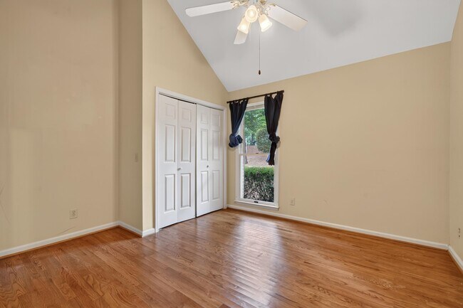 Building Photo - 1050 Cupp Ln